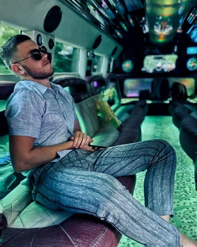 Мужчина Толик Фотография 